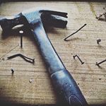 Un martillo, cinta métrica y un par de destornilladores están entre las herramientas básicas que debes tener en casa./ A hammer, measuring tape, and a pair of screwdrivers are the basic tools you must have at home.

#Wallart&nbsp;#Remodeling&nbsp;#Tools&nbsp;#Interior&nbsp;#Style&nbsp;#Shop&nbsp;#Freshpaint&nbsp;#Florida&nbsp;#Deco&nbsp;#Design&nbsp;#Homedesign&nbsp;#HomeSweetHome&nbsp;#Construction&nbsp;#Bathroom&nbsp;#NewHome&nbsp;#Miami&nbsp;#FtLauderdale&nbsp;#Hialeah